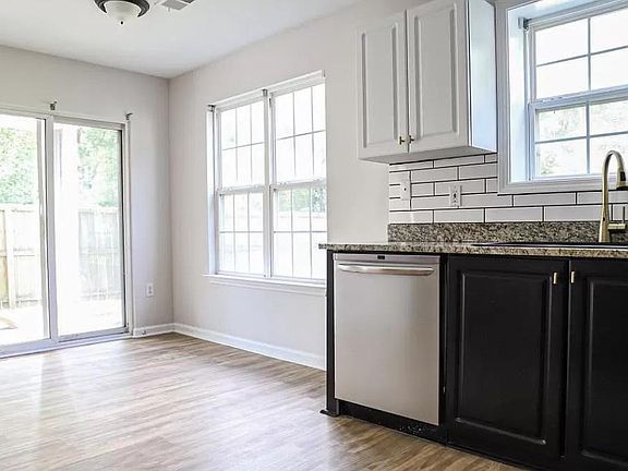 4th image of 105 Fairview Lake Way