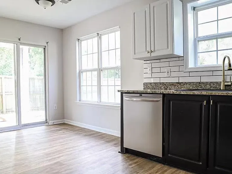 105 Fairview Lake Way — Photo 4