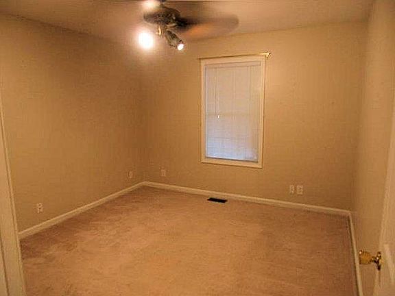 5th image of 1664 Barrywood Cir E