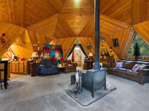 762 High Rd, Sandpoint, ID 83864