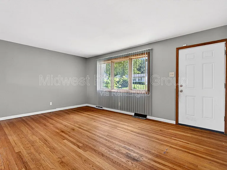 515 Topaz Ave — Photo 2