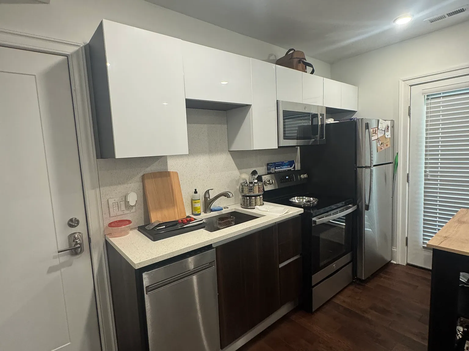 1 bed, 750 sqft, $1,900 — Photo 3
