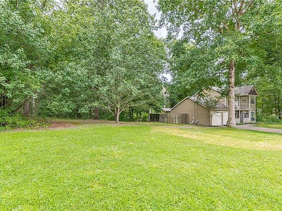 5th image of 1351 Creekwood Cv