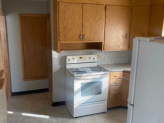 4th image of 916 N Pine St #2