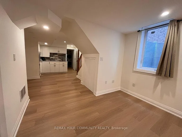 11 Kingsmead Ct #BASEMENT — Photo 4