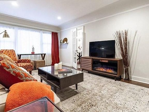 5th image of 411 Bellevue Ave E #85k8j0h3e