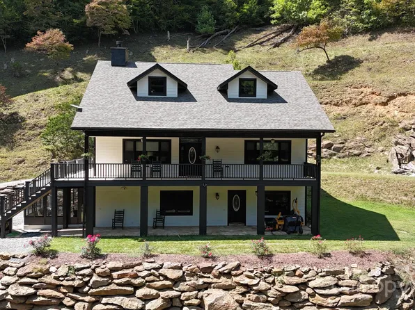 1438 Pumpkintown Rd, Sylva, NC 28779