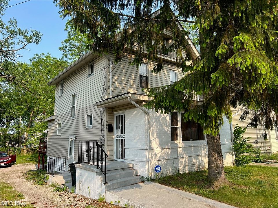 1st image of 985 East Ave
