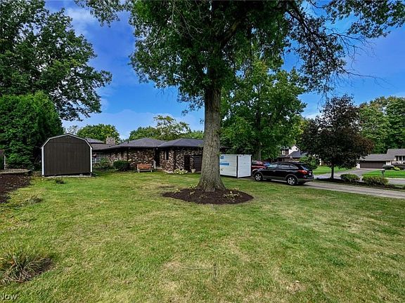 3rd image of 284 Fawnwood Dr