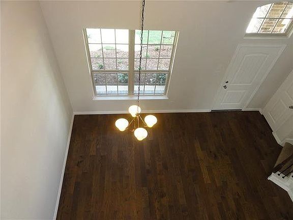 2nd image of 1924 Fair Parke Ln