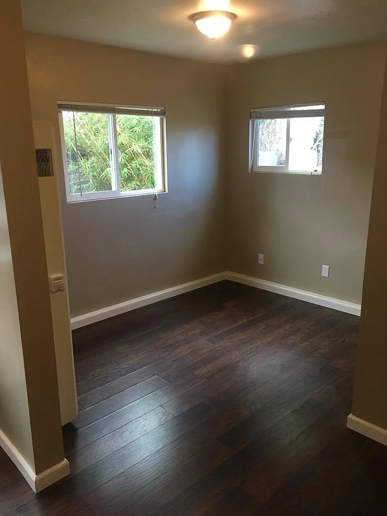 Studio, 300 sqft, $2,050 — Photo 3
