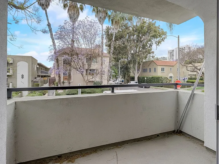 960 N. Alfred — Photo 20