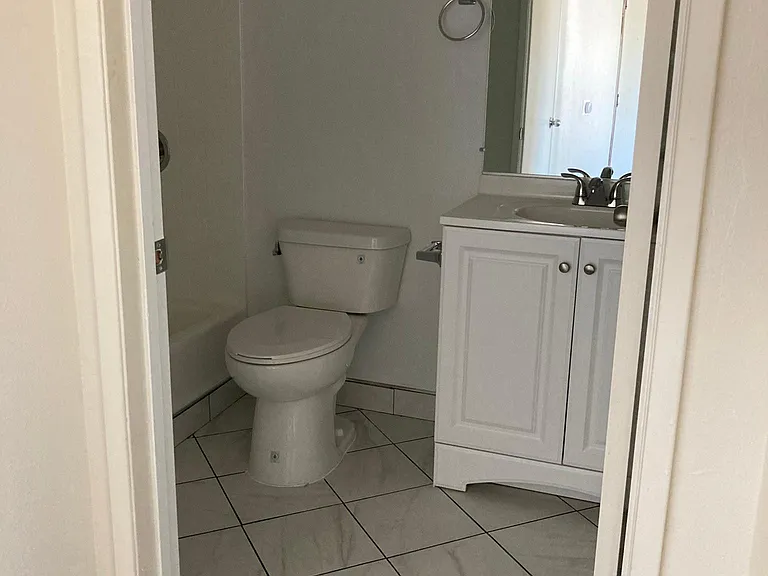 445 Landfair Ave #202 — Photo 19