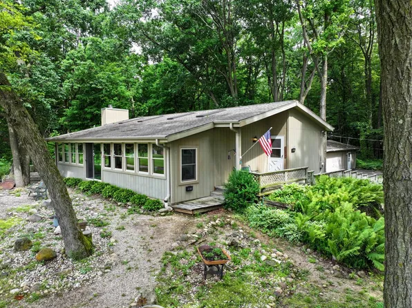 N2877 Roger ROAD, Helenville, WI 53137