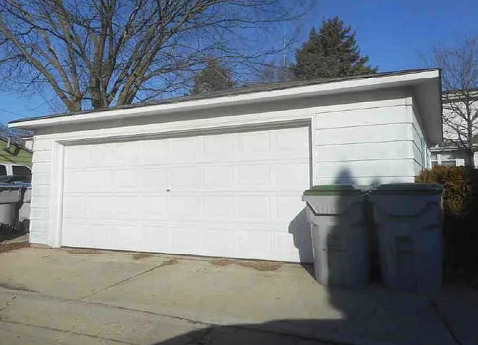 Building Photo 3