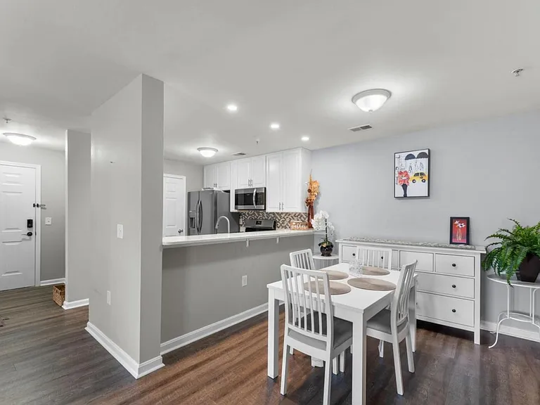 6600 Lake Park Dr #103 — Photo 11