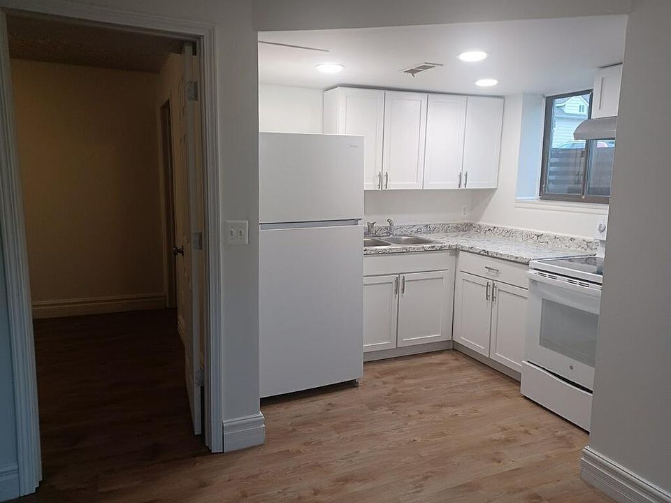 1st image of 46 W Shadbolt St #16