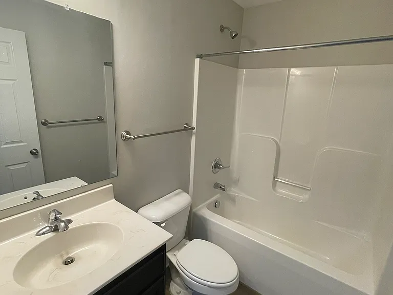 347 E Pine Ave — Photo 9