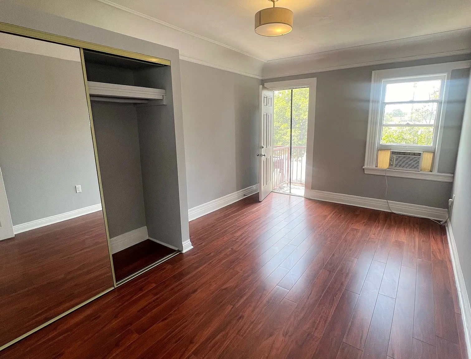 2 bed, 900 sqft, $2,145 — Photo 3