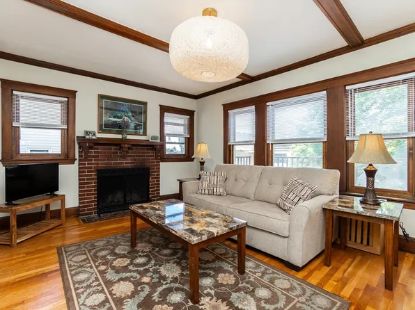 65 Freeman St #2, Arlington, MA 02474