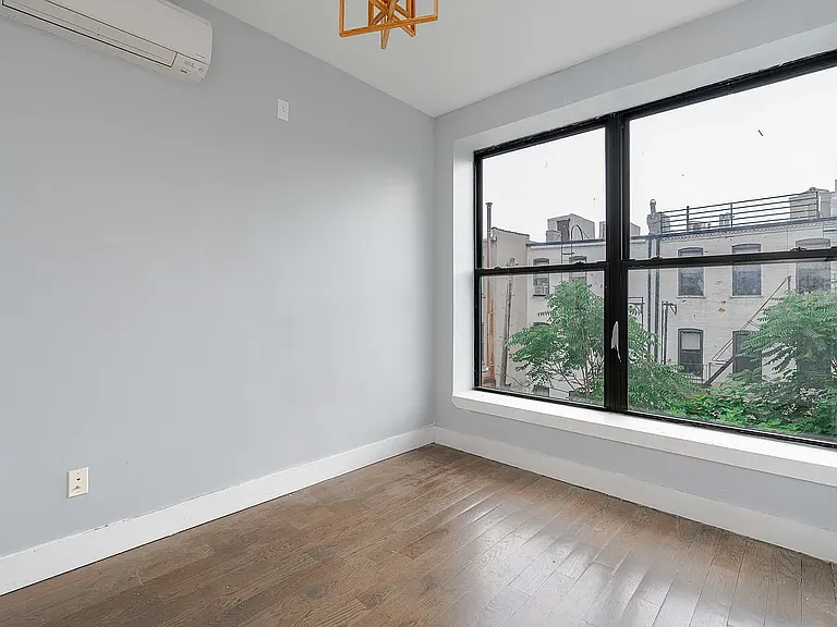 484 Harman St #2L — Photo 11