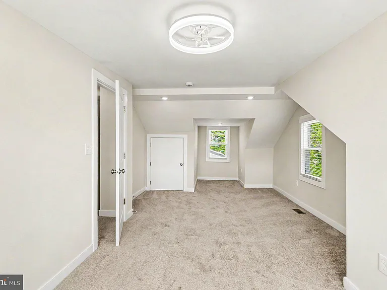 9135 Cuckold Point Rd — Photo 42