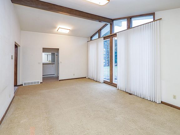 5th image of 48464 33rd St