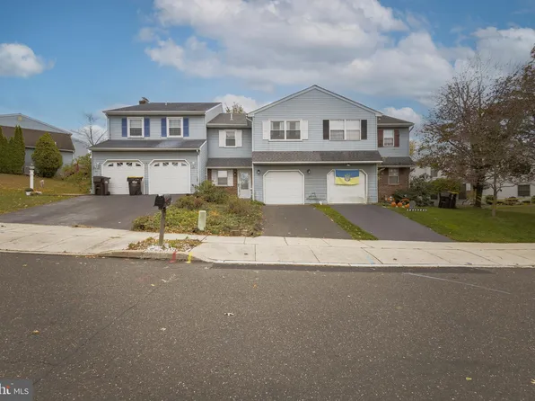 228 Red Haven Dr, North Wales, PA 19454