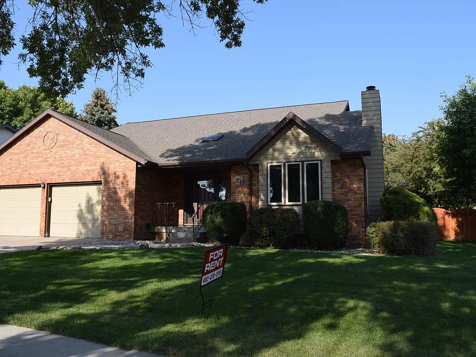 2210 Skyline Dr