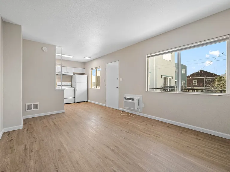 228 Stewart — Photo 2