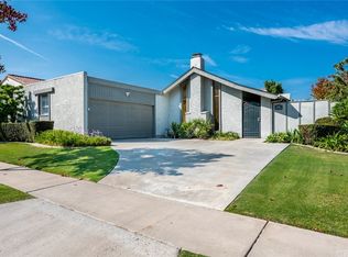 1056 Santa Cruz Cir, Costa Mesa, CA 92626
