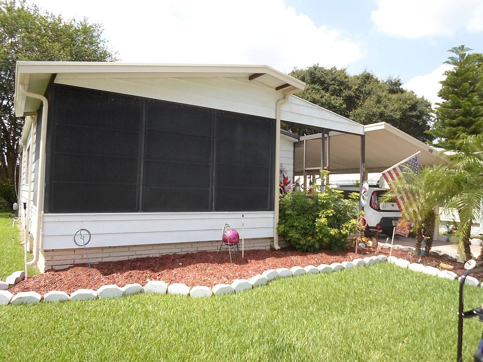 1st image of 558 Oak Island Cir