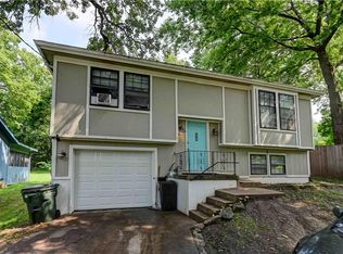 108 Marion St, Leavenworth, KS 66048