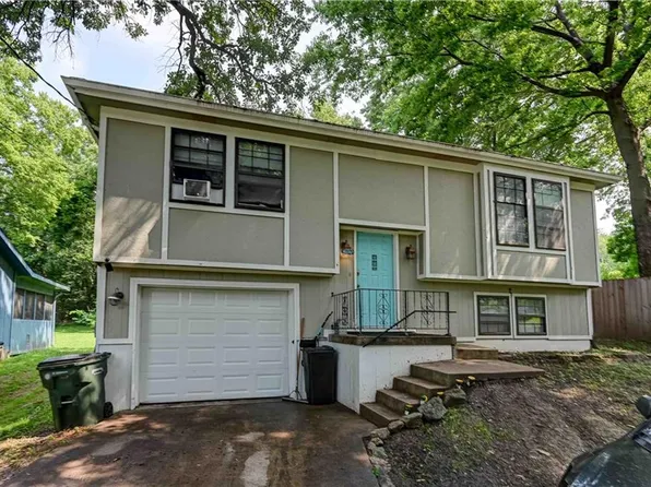 108 Marion St, Leavenworth, KS 66048