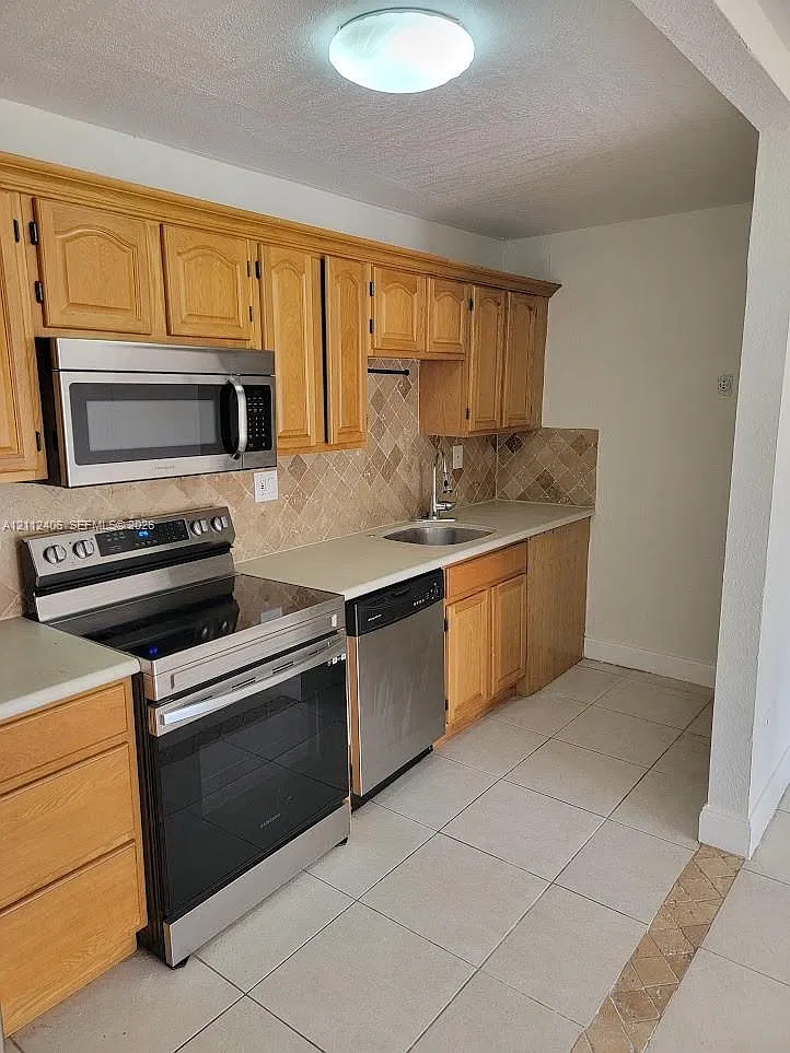 Doral Gardens Condo — Photo 3