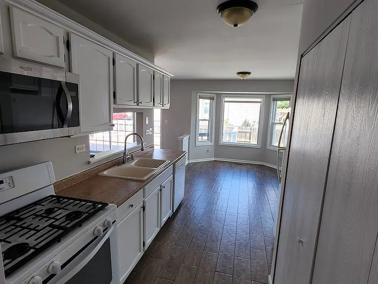 3235 Blaine Ct E — Photo 8