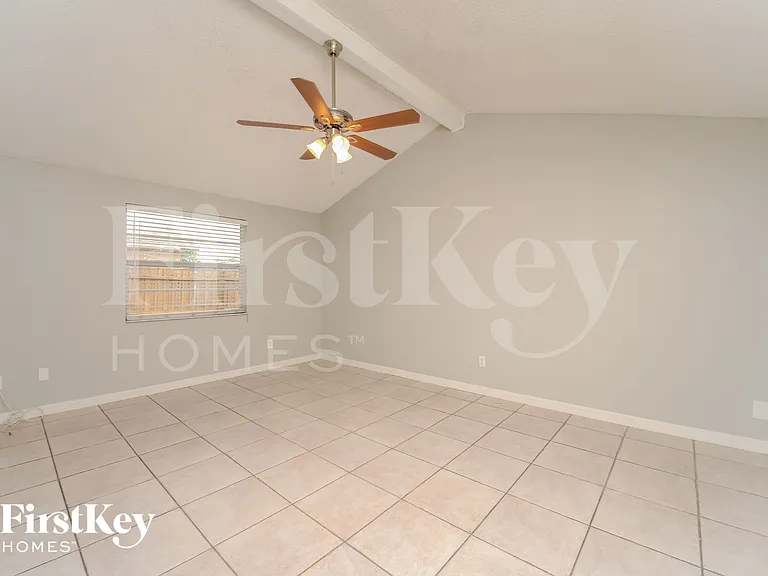 8509 Olympic Ct — Photo 4