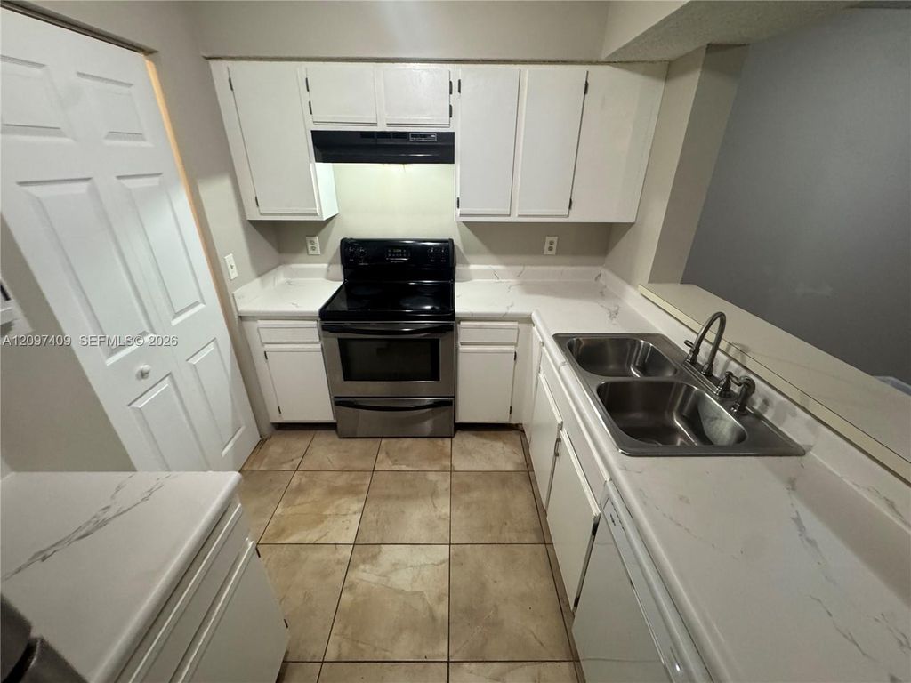 1265 SW 46th Ave APT 2202, photo 4
