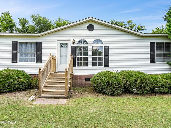 3rd image of 220 Cedar Hollow Court