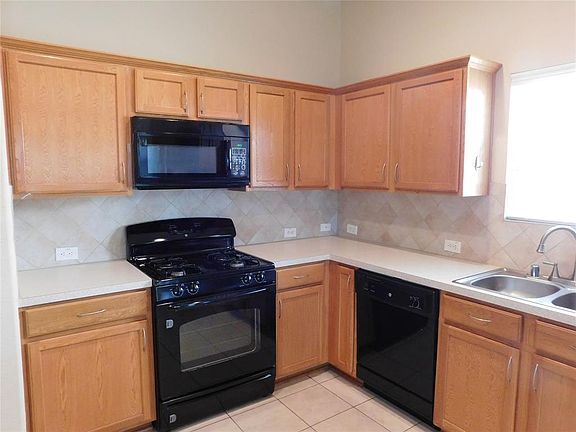 4th image of 18119 Almond Place Ln