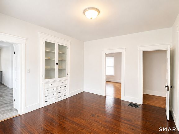 4th image of 760 Howe Ave #1