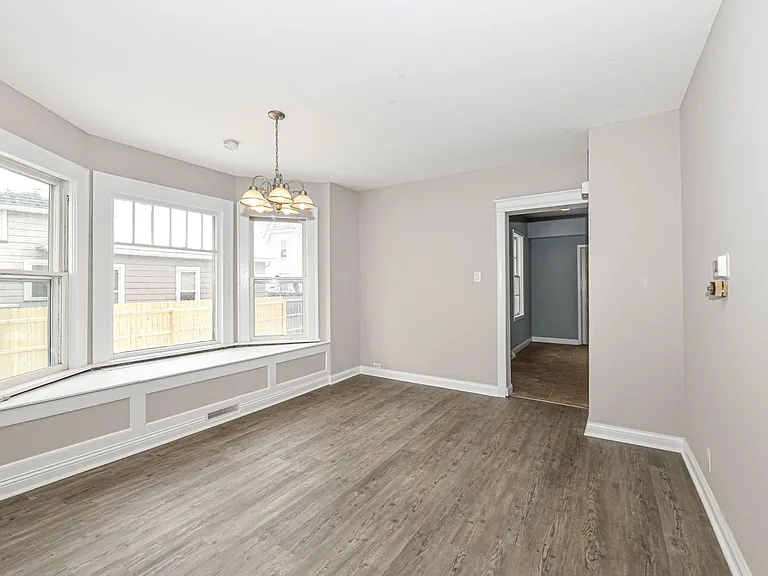 4418 5th Ave — Photo 5