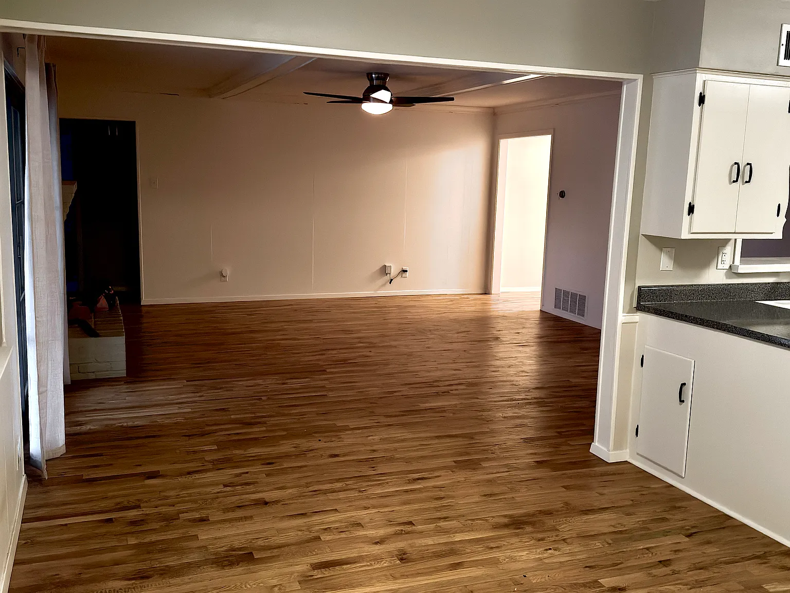 4 bed, 2361 sqft, $3,500 — Photo 3