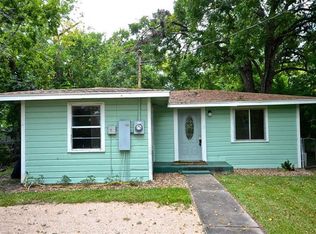 611 W Live Oak St, Angleton, TX 77515