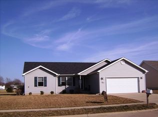 301 Kings Mantle Ct, Mt Zion, IL