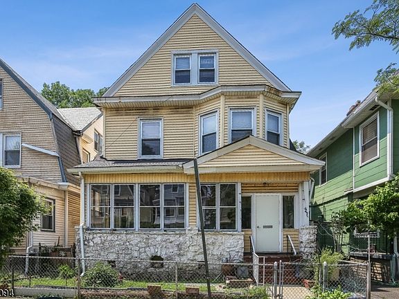 2nd image of 27 N 17th St