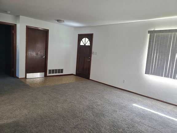 4th image of 1105 Wild Holly Dr