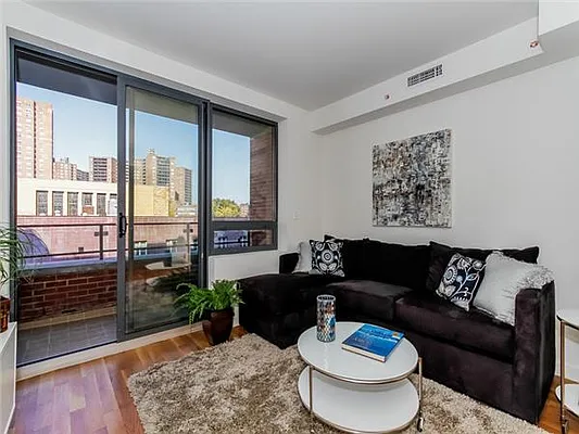 Sold by Avenue Sotheby's International Realty | media 5
