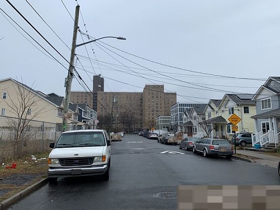 5th image of 318 Beach 39 St #39