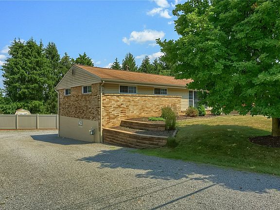 4th image of 214 Richard Dr